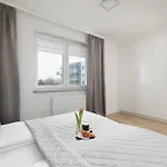 Seaside Porta Mare With Balcony By Renters Appartamento Kołobrzeg