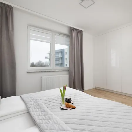 Seaside Porta Mare With Balcony By Renters Apartment Kolobrzeg
