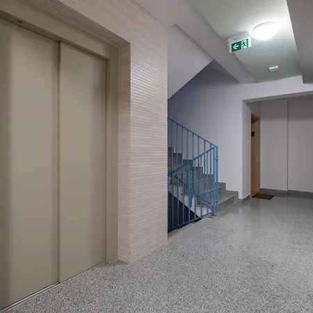 Seaside Porta Mare With Balcony By Renters Апартаменти