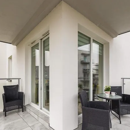 Seaside Porta Mare With Balcony By Renters *